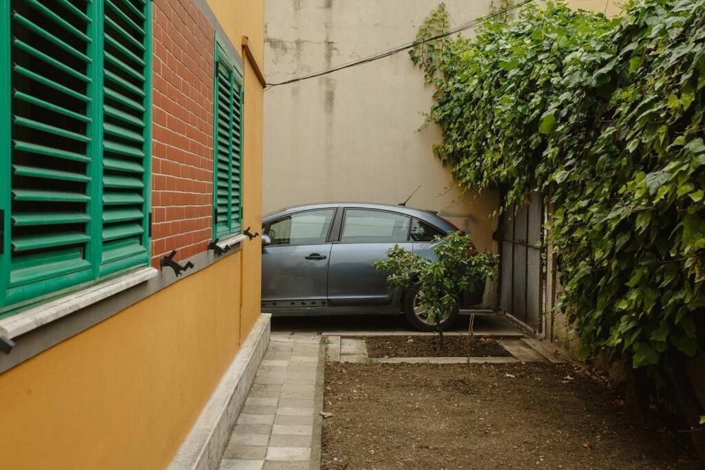 Rare Durres Apartment With Private Parking & Garden Extérieur photo