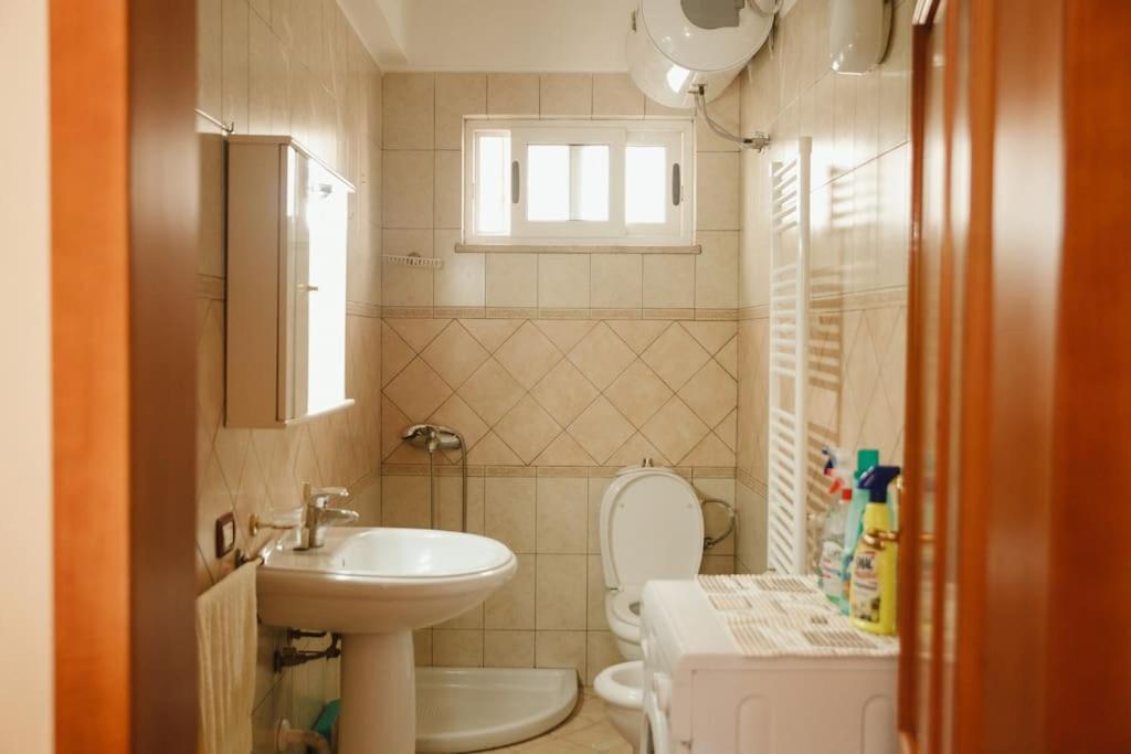 Rare Durres Apartment With Private Parking & Garden Extérieur photo