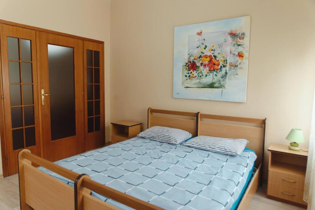 Rare Durres Apartment With Private Parking & Garden Extérieur photo