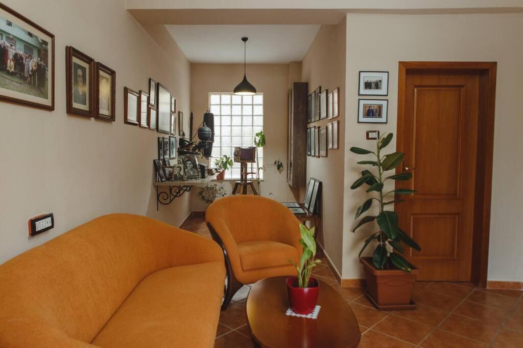 Rare Durres Apartment With Private Parking & Garden Extérieur photo